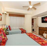 Ocean Front Penthouse Pool Sleeps 8 People
