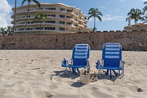 Ocean Front Penthouse Pool Sleeps 8 People