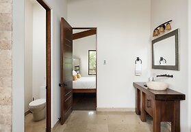 Private Resort in Lake Hodges
