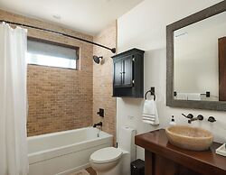 Private Resort in Lake Hodges