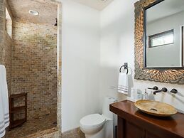 Private Resort in Lake Hodges