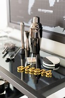 Nash Chic Near DT Rooftop Luxe Comfort