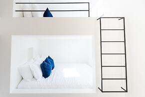 Nash Chic Near DT Rooftop Luxe Comfort