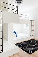 Nash Chic Near DT Rooftop Luxe Comfort