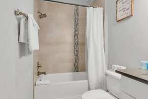 Prime Location Music House 10 Beds Free Parking