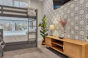 Prime Location Music House 10 Beds Free Parking