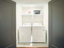 Downtown Luxury - 10 Beds Free Parking