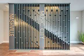 Downtown Luxury - 10 Beds Free Parking