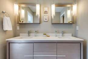 Downtown Luxury - 10 Beds Free Parking