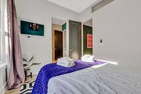 NEW Pink Howdy Oasis 13 Beds Rooftop View Parking