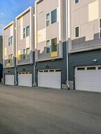 NEW Pink Howdy Oasis 13 Beds Rooftop View Parking