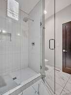 NEW Pink Howdy Oasis 13 Beds Rooftop View Parking