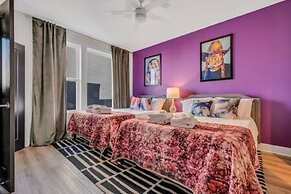 NEW Pink Howdy Oasis 13 Beds Rooftop View Parking