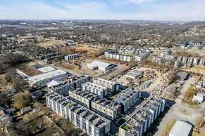 NEW Pink Howdy Oasis 13 Beds Rooftop View Parking