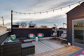 NEW Pink Howdy Oasis 13 Beds Rooftop View Parking