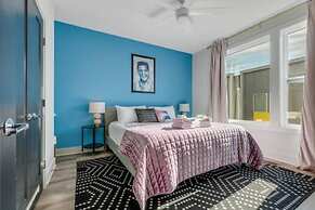 NEW Pink Howdy Oasis 13 Beds Rooftop View Parking