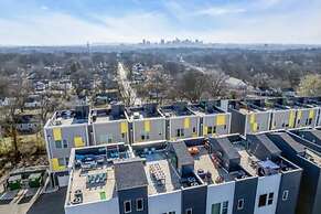 NEW Pink Howdy Oasis 13 Beds Rooftop View Parking