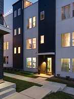 NEW Pink Howdy Oasis 13 Beds Rooftop View Parking