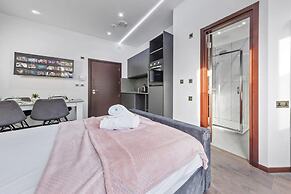 Luxury Flat in Studio
