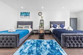 Modern Spacious Sleeps 4 Studio Golders Green