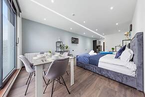 Modern Spacious Sleeps 4 Studio Golders Green