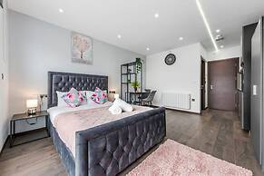 Modern Serviced Studio Flat Near Central London
