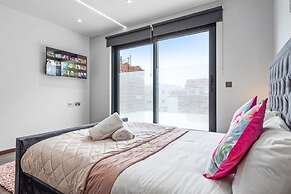 Modern Serviced Studio Flat Near Central London