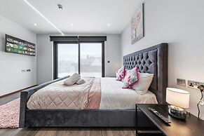 Modern Serviced Studio Flat Near Central London