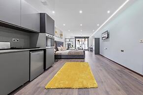 Luxury Sleeps 4 Studio Flat