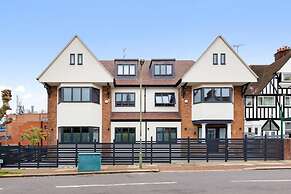 Luxury Sleeps 4 Studio Flat