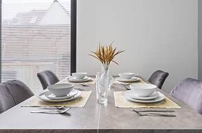 Luxury Sleeps 4 Studio Flat