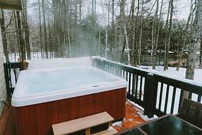 Sunset Chalet-amazing Views Private hot tub