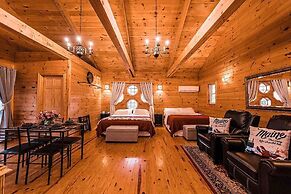 Sunset Chalet-amazing Views Private hot tub