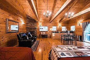 Sunset Chalet-amazing Views Private hot tub