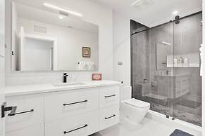 4BR w htd Pool Walk to Las Olas 5mins to Beach