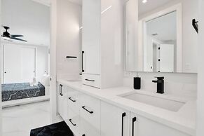 4BR w htd Pool Walk to Las Olas 5mins to Beach