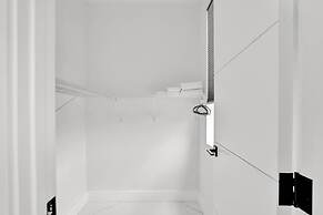 4BR w htd Pool Walk to Las Olas 5mins to Beach