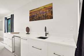 4BR w htd Pool Walk to Las Olas 5mins to Beach