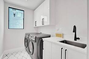 4BR w htd Pool Walk to Las Olas 5mins to Beach