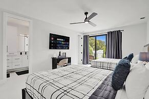 4BR w htd Pool Walk to Las Olas 5mins to Beach