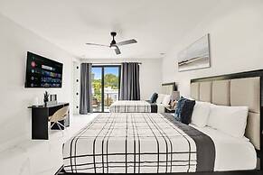 4BR w htd Pool Walk to Las Olas 5mins to Beach