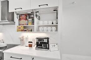 4BR w htd Pool Walk to Las Olas 5mins to Beach