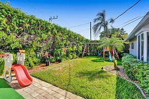 Luxe 4BR Waterfront w Htd Pool 5min to Beach