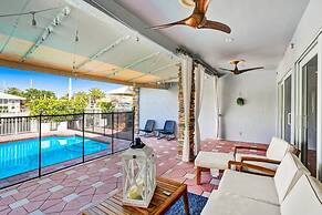 Luxe 4BR Waterfront w Htd Pool 5min to Beach