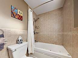 Hidden Gem Vacation Villa w Private Pool Tikihut