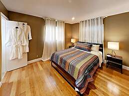 Hidden Gem Vacation Villa w Private Pool Tikihut