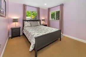 Hidden Gem Vacation Villa w Private Pool Tikihut