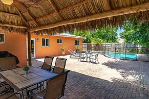 Hidden Gem Vacation Villa w Private Pool Tikihut