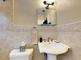 Hidden Gem Vacation Villa w Private Pool Tikihut