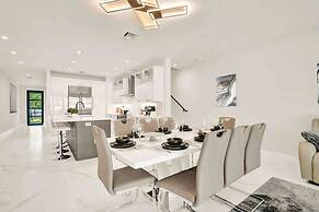 Luxury Paradise Walk to Las Olas -5 Mins to Beach